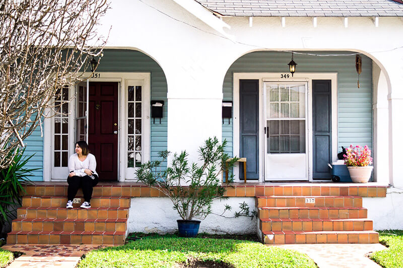 A potential homeowner contemplating if she should wait to buy a home